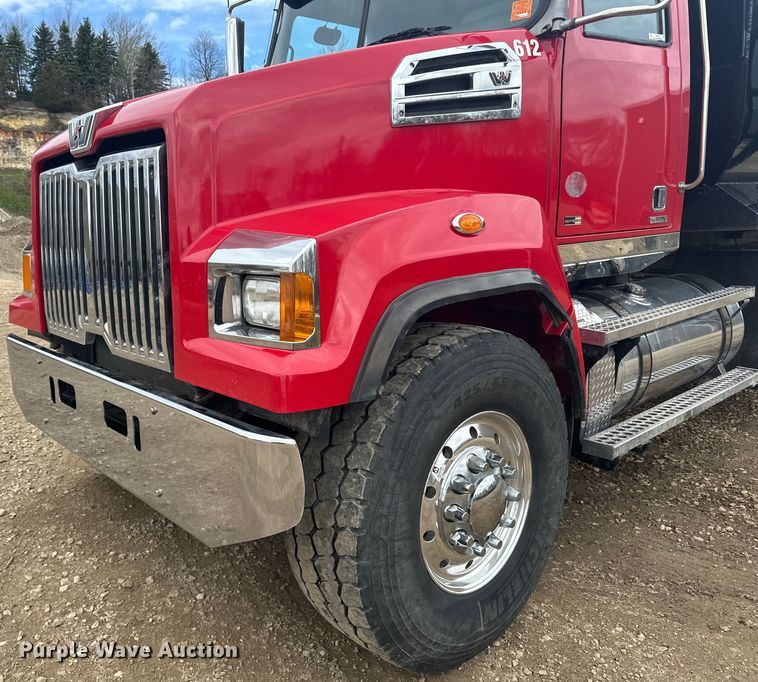 image for item LR9315 2015 Western Star 4700SF dump truck