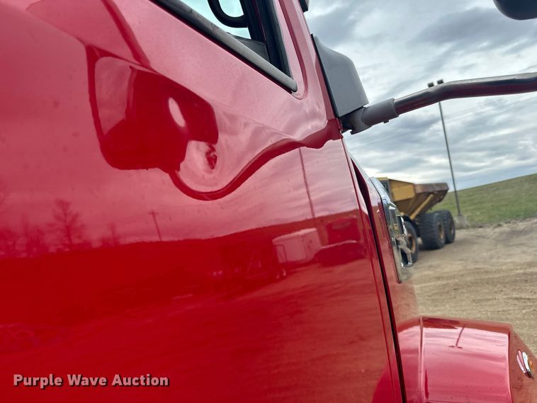 image for item LR9315 2015 Western Star 4700SF dump truck