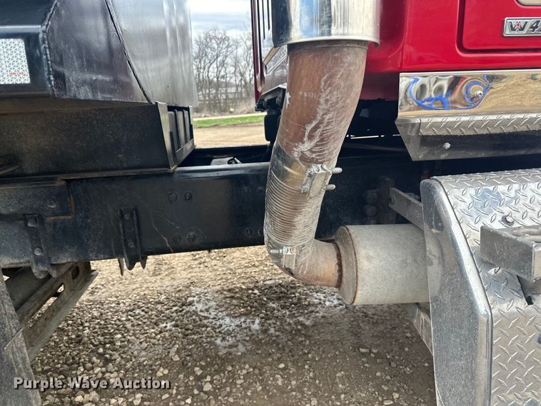 image for item LR9315 2015 Western Star 4700SF dump truck