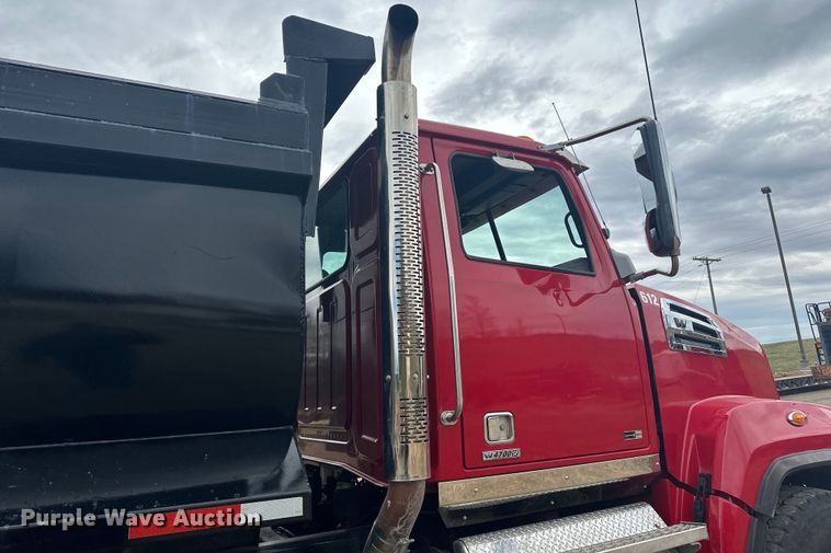 image for item LR9315 2015 Western Star 4700SF dump truck