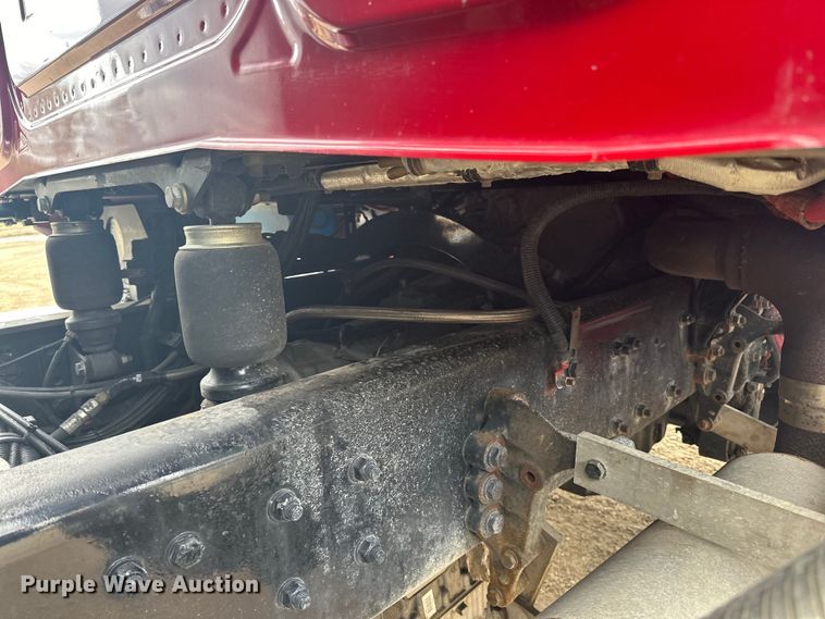 image for item LR9315 2015 Western Star 4700SF dump truck