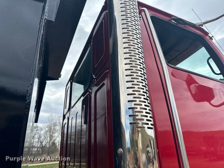 image for item LR9315 2015 Western Star 4700SF dump truck