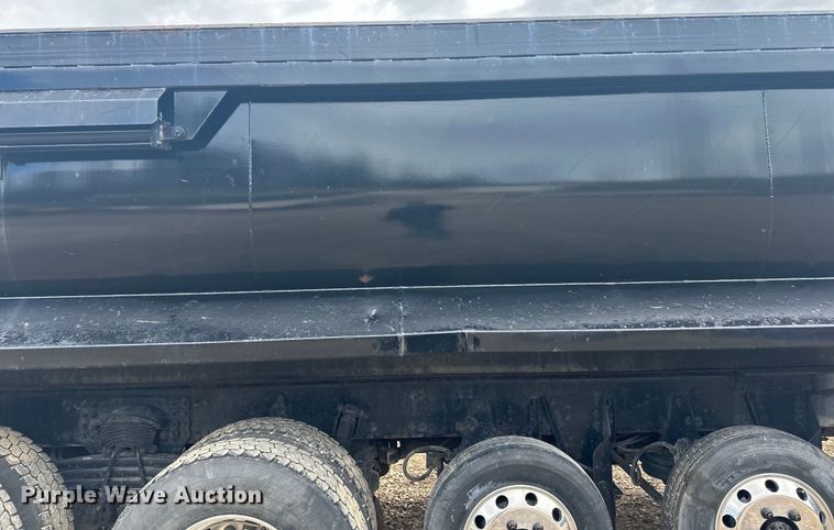 image for item LR9315 2015 Western Star 4700SF dump truck