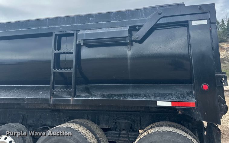 image for item LR9315 2015 Western Star 4700SF dump truck