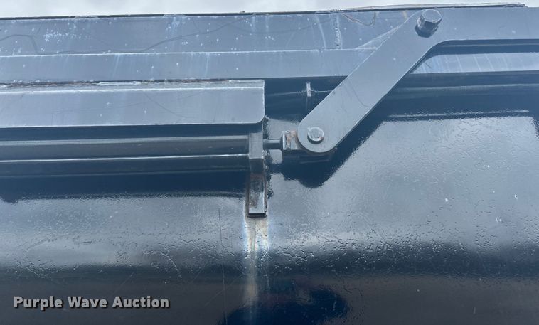 image for item LR9315 2015 Western Star 4700SF dump truck