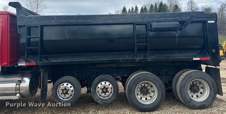 image for item LR9315 2015 Western Star 4700SF dump truck