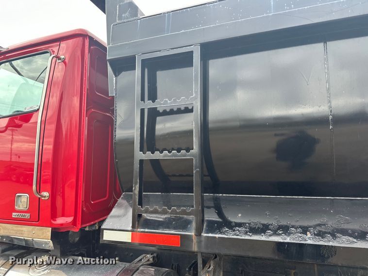 image for item LR9315 2015 Western Star 4700SF dump truck