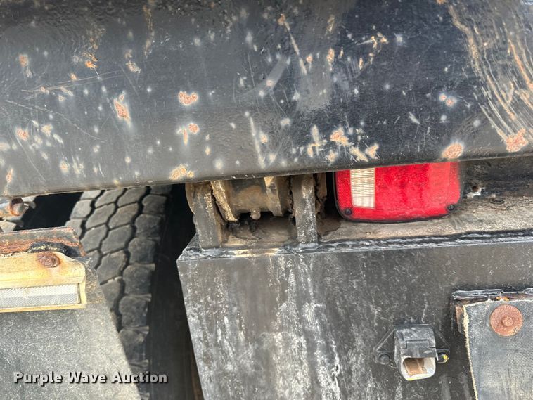 image for item LR9315 2015 Western Star 4700SF dump truck