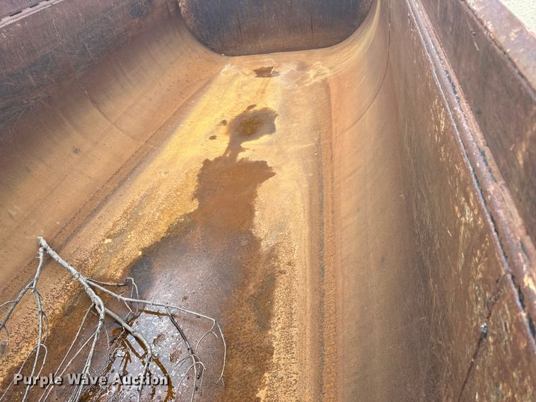 image for item LR9315 2015 Western Star 4700SF dump truck