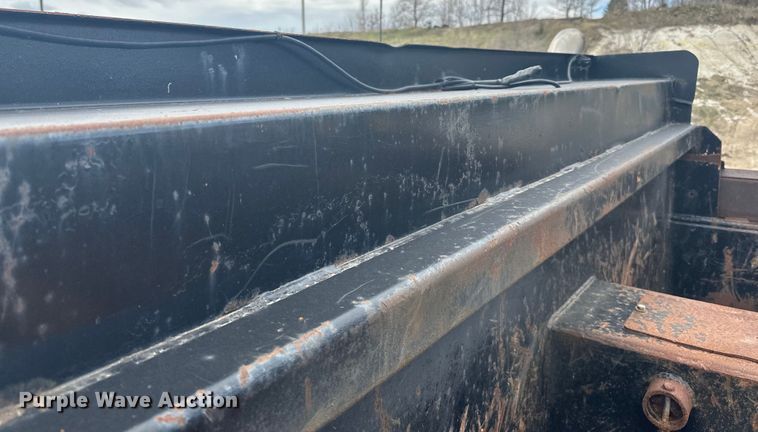 image for item LR9315 2015 Western Star 4700SF dump truck