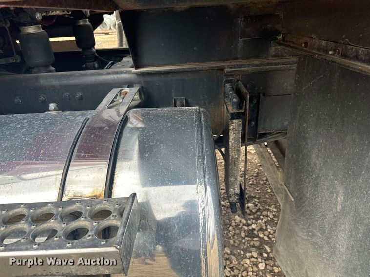 image for item LR9315 2015 Western Star 4700SF dump truck