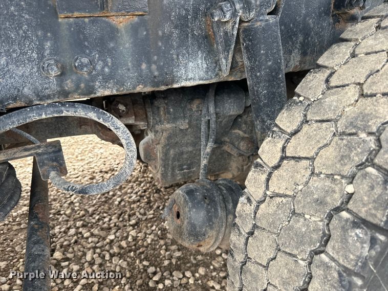 image for item LR9315 2015 Western Star 4700SF dump truck