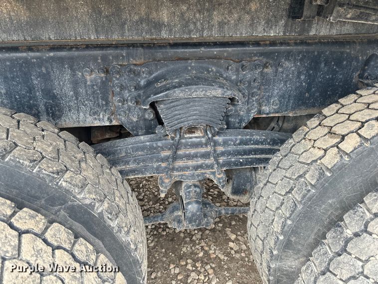 image for item LR9315 2015 Western Star 4700SF dump truck