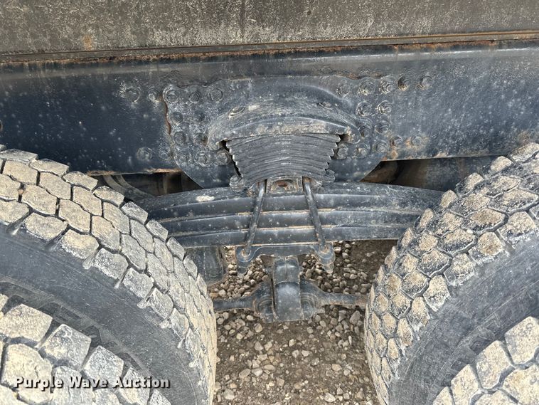 image for item LR9315 2015 Western Star 4700SF dump truck