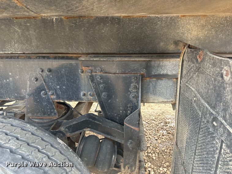 image for item LR9315 2015 Western Star 4700SF dump truck