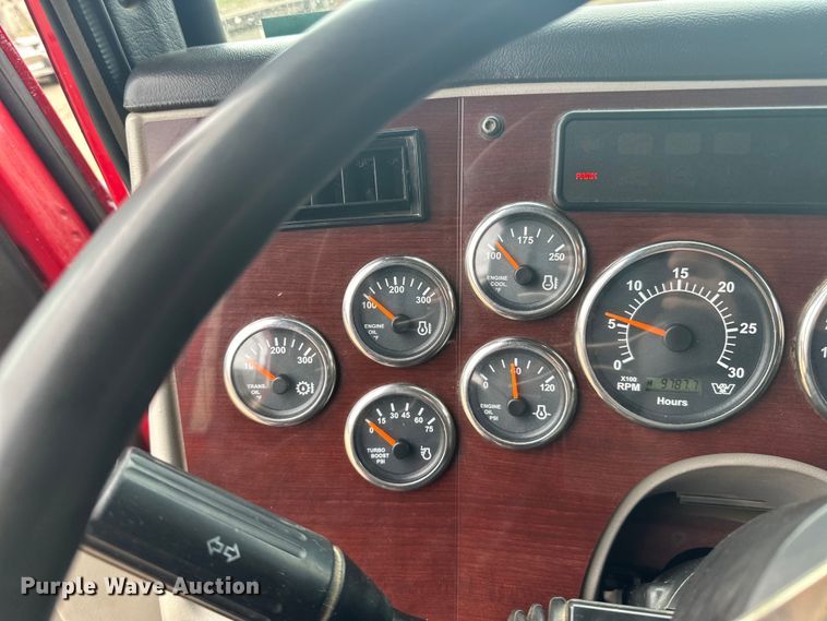 image for item LR9315 2015 Western Star 4700SF dump truck