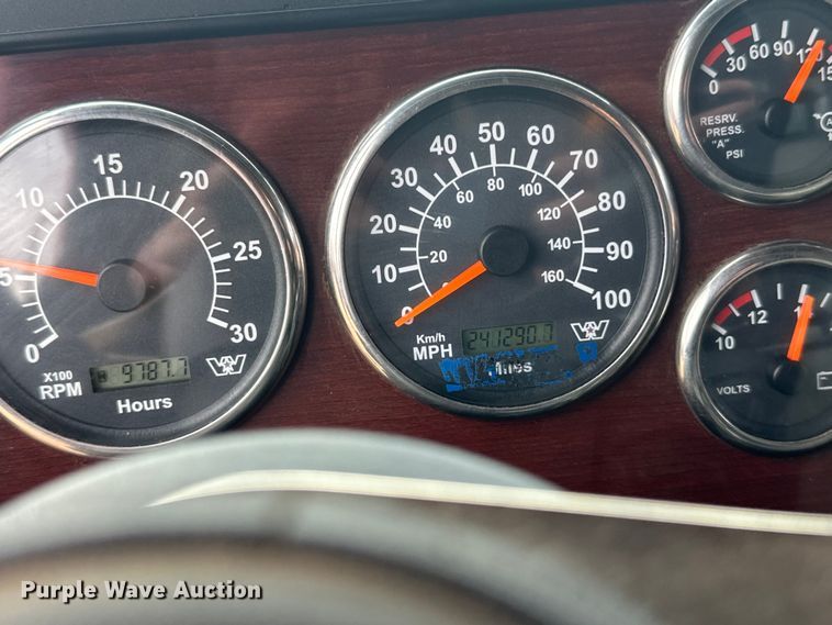 image for item LR9315 2015 Western Star 4700SF dump truck