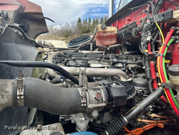 image for item LR9315 2015 Western Star 4700SF dump truck