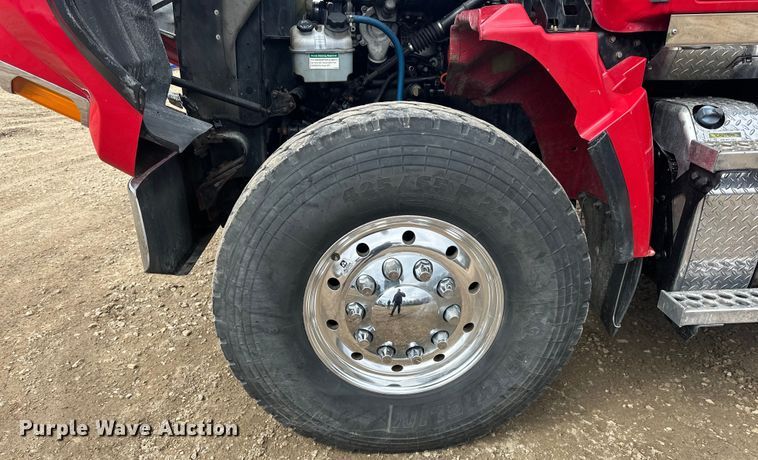 image for item LR9315 2015 Western Star 4700SF dump truck