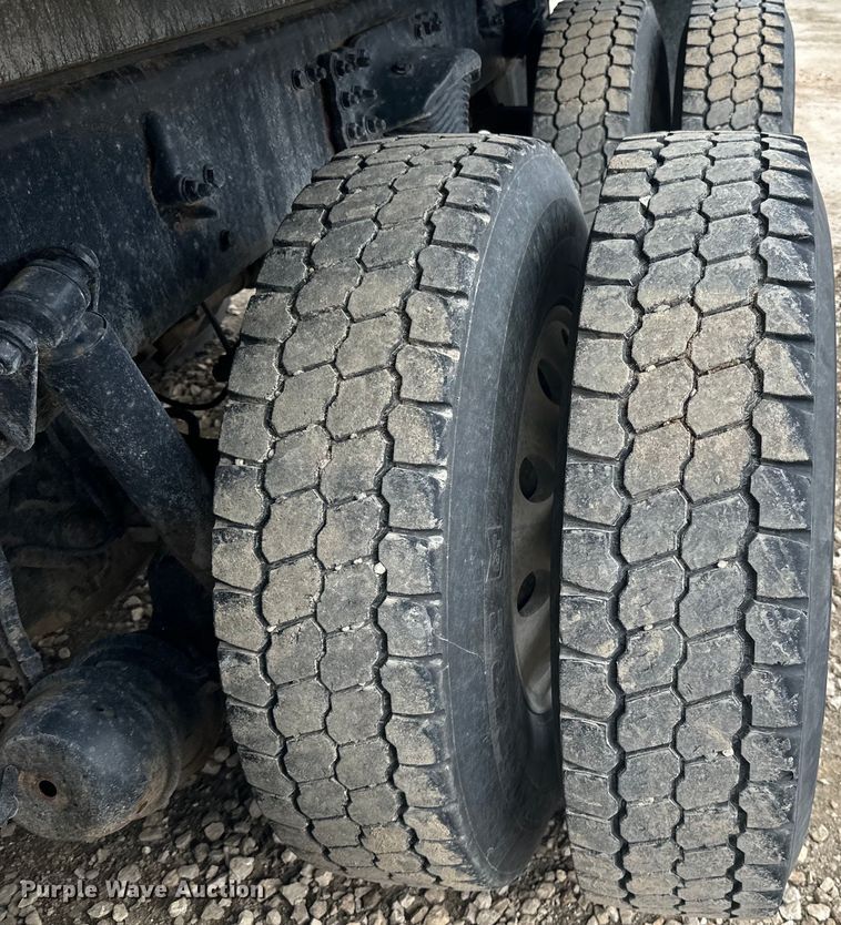 image for item LR9315 2015 Western Star 4700SF dump truck