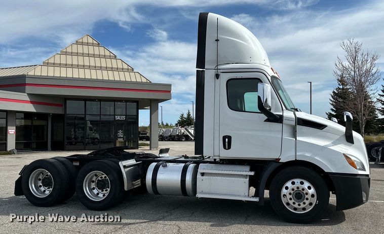 image for item LR9319 2019 Freightliner  Cascadia  semi truck