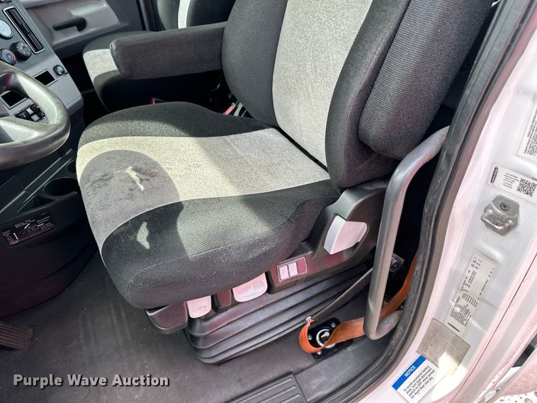 image for item LR9319 2019 Freightliner  Cascadia  semi truck