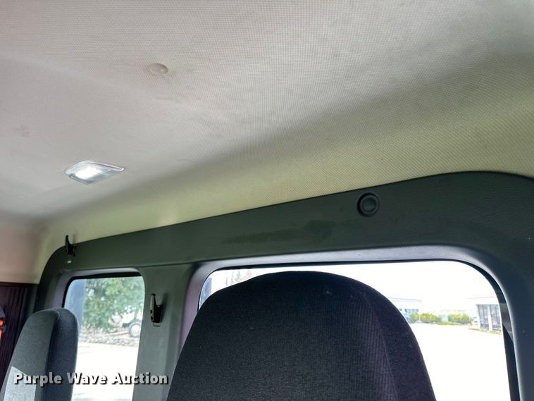 image for item LR9319 2019 Freightliner  Cascadia  semi truck