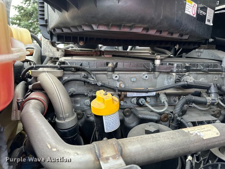 image for item LR9319 2019 Freightliner  Cascadia  semi truck