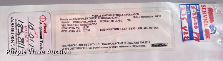 image for item LR9319 2019 Freightliner  Cascadia  semi truck