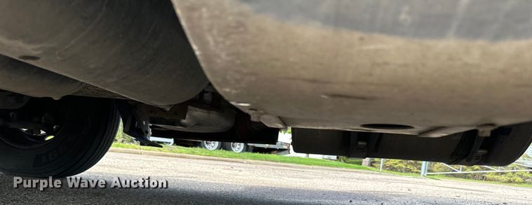 image for item LR9322 2016 Volvo  VNL semi truck