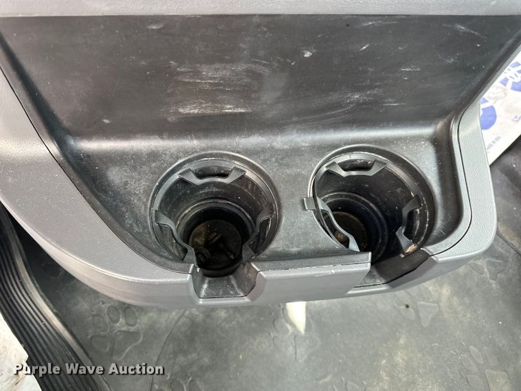 image for item LR9323 2017 Mack  CHU613 semi truck