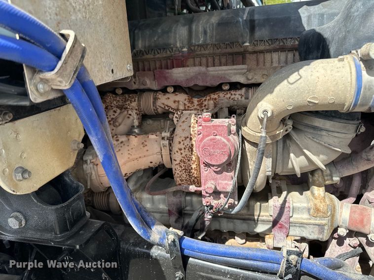 image for item LR9323 2017 Mack  CHU613 semi truck