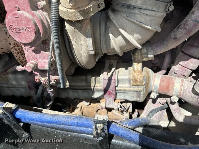 image for item LR9323 2017 Mack  CHU613 semi truck