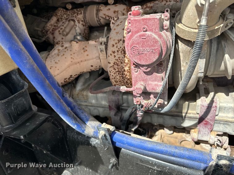 image for item LR9323 2017 Mack  CHU613 semi truck