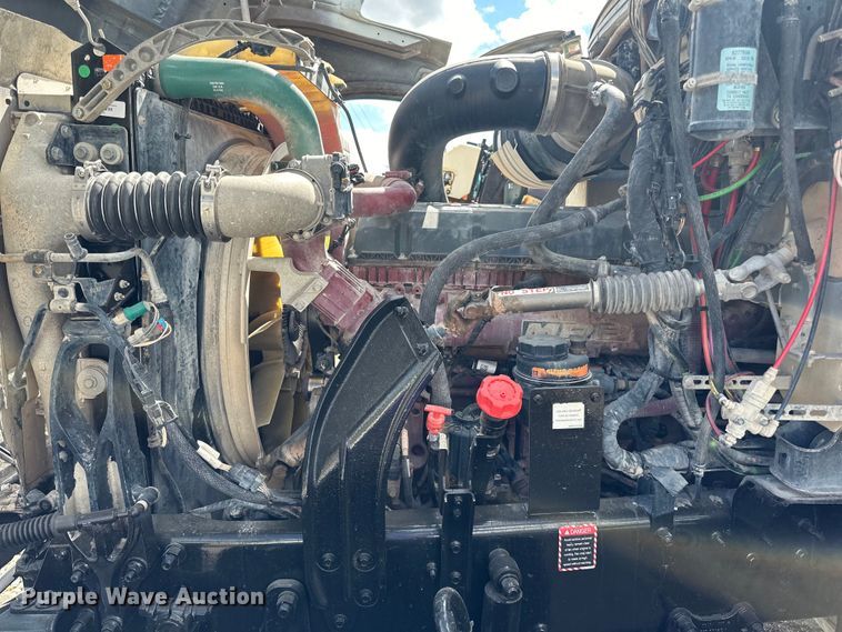 image for item LR9323 2017 Mack  CHU613 semi truck