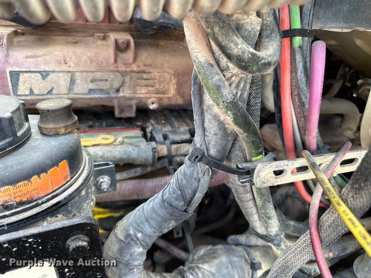 image for item LR9323 2017 Mack  CHU613 semi truck