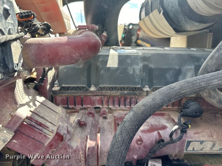 image for item LR9323 2017 Mack  CHU613 semi truck