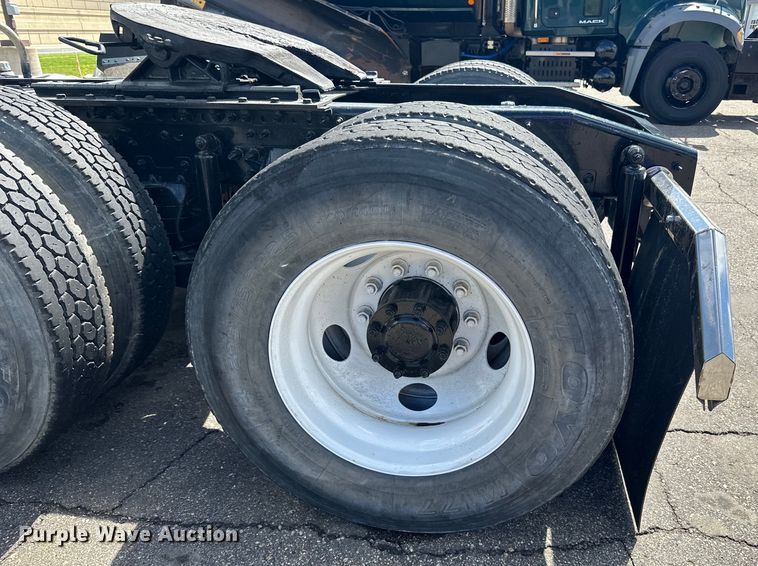 image for item LR9323 2017 Mack  CHU613 semi truck