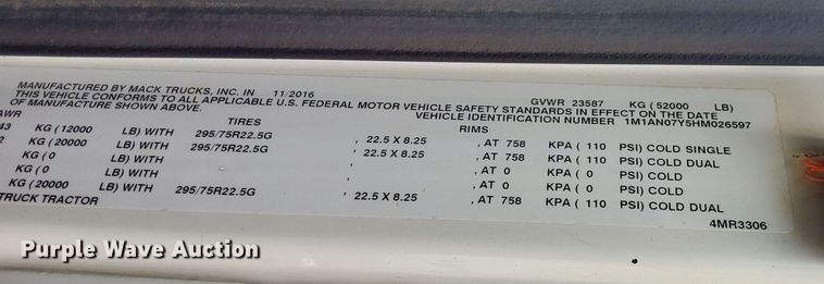 image for item LR9323 2017 Mack  CHU613 semi truck