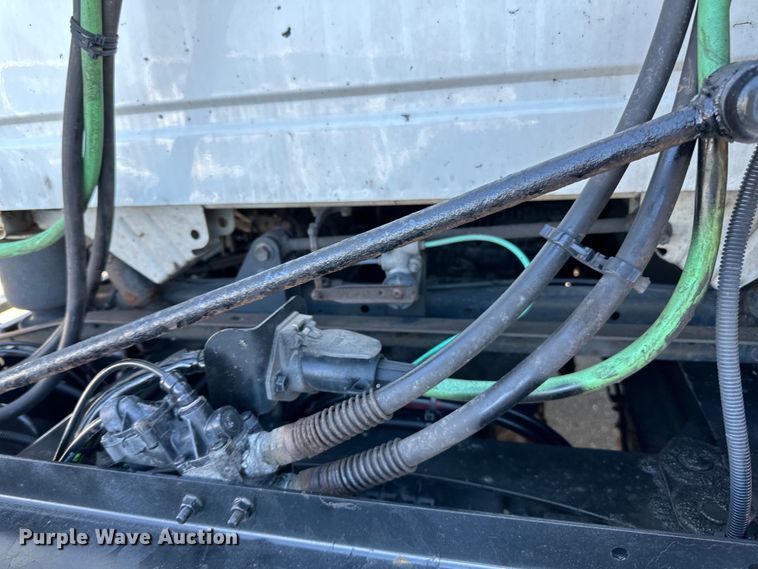 image for item LR9325 2016 Volvo VNL semi truck