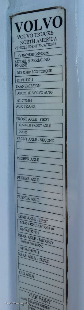 image for item LR9325 2016 Volvo VNL semi truck