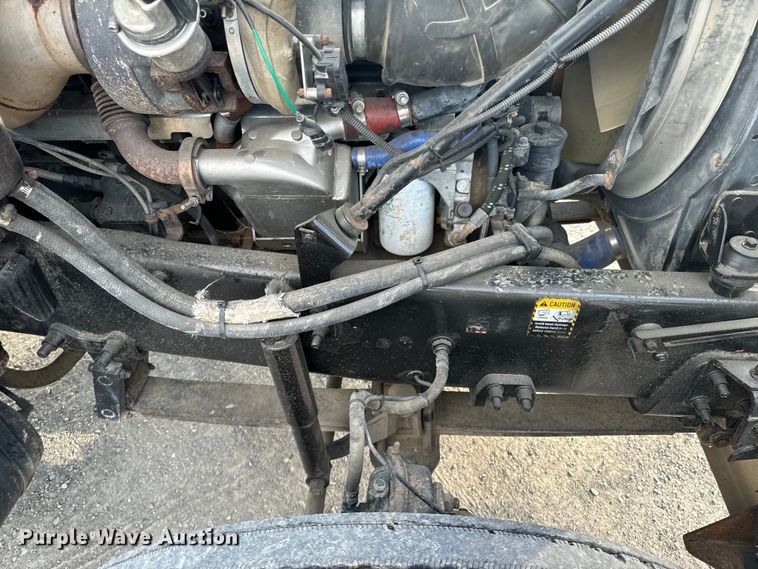 image for item ND9280 2006 Mack CHN613 semi truck