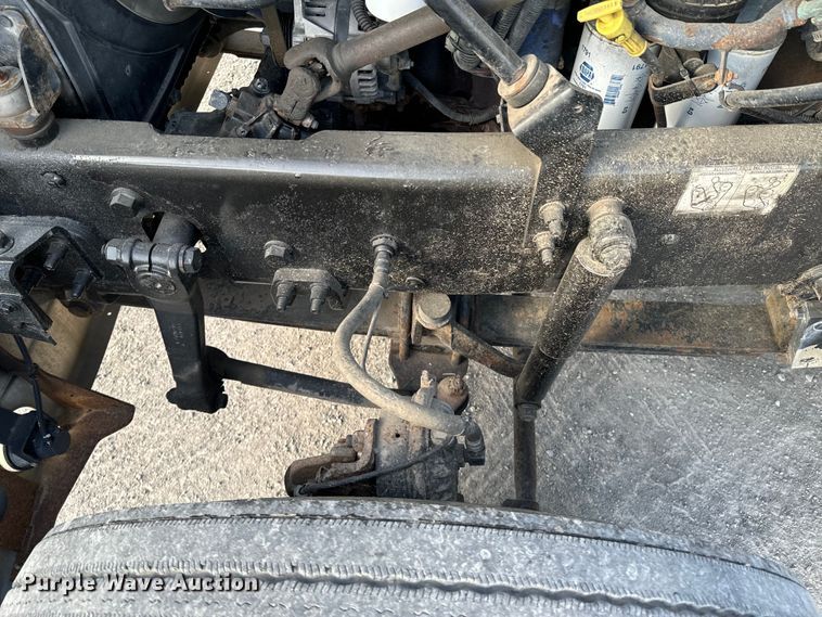 image for item ND9280 2006 Mack CHN613 semi truck