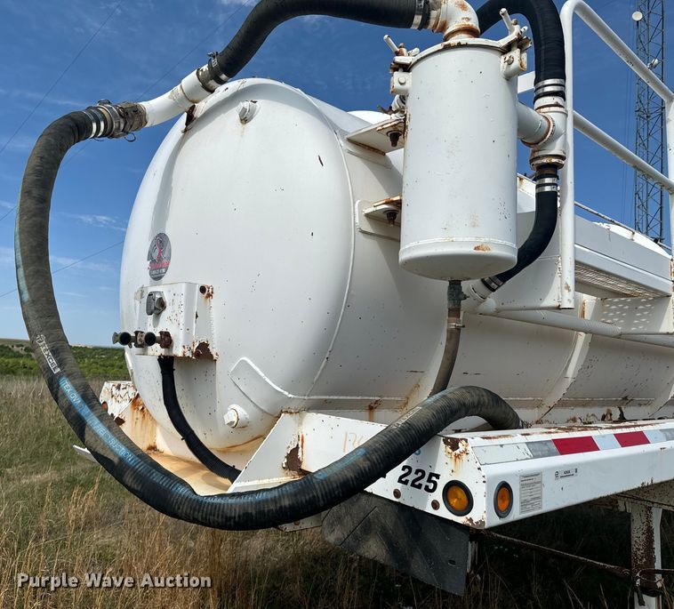 image for item ND9288 2012 Dragon tank trailer