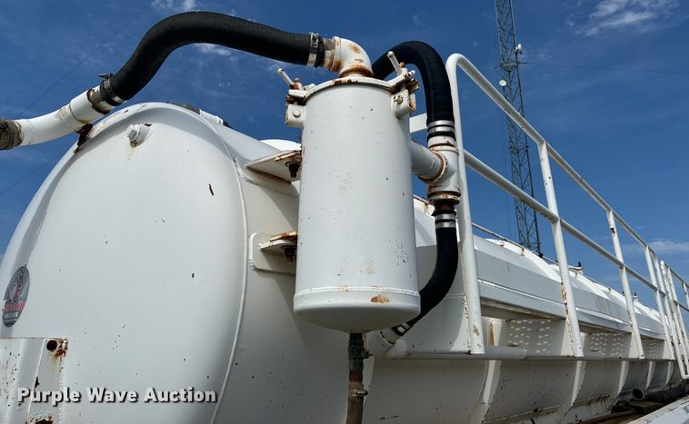 image for item ND9288 2012 Dragon tank trailer