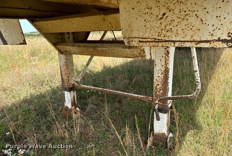 image for item ND9288 2012 Dragon tank trailer