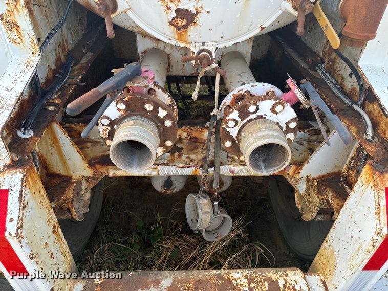 image for item ND9288 2012 Dragon tank trailer