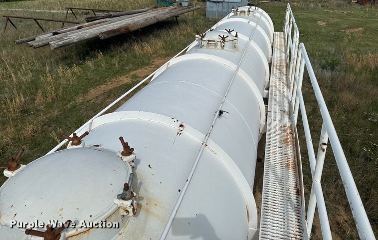 image for item ND9288 2012 Dragon tank trailer