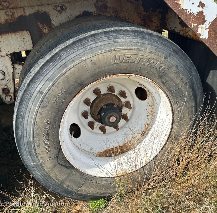 image for item ND9288 2012 Dragon tank trailer