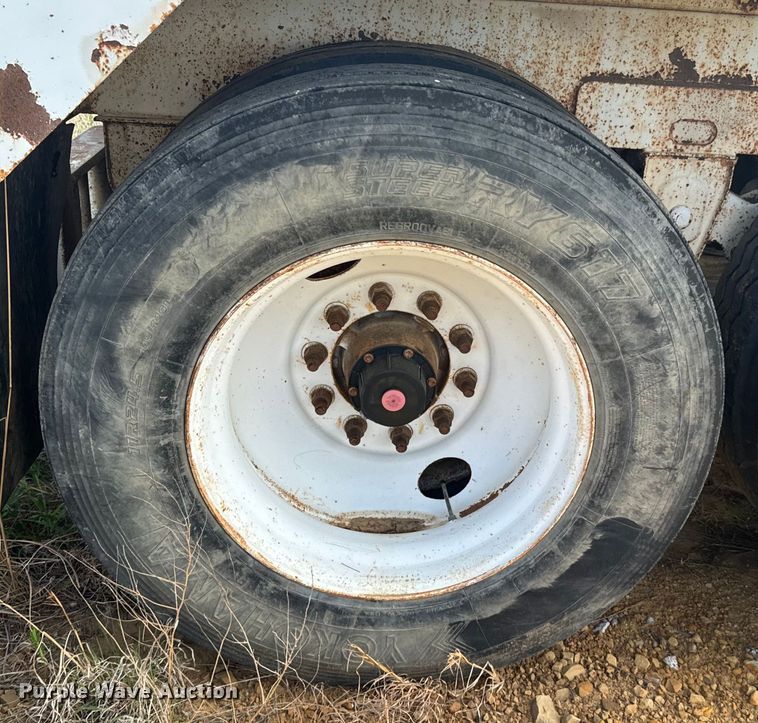 image for item ND9288 2012 Dragon tank trailer